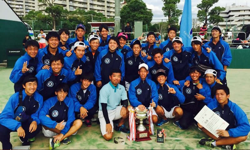 関西学生秋季リーグ戦1部リーグで初優勝したソフトテニス部男子チーム